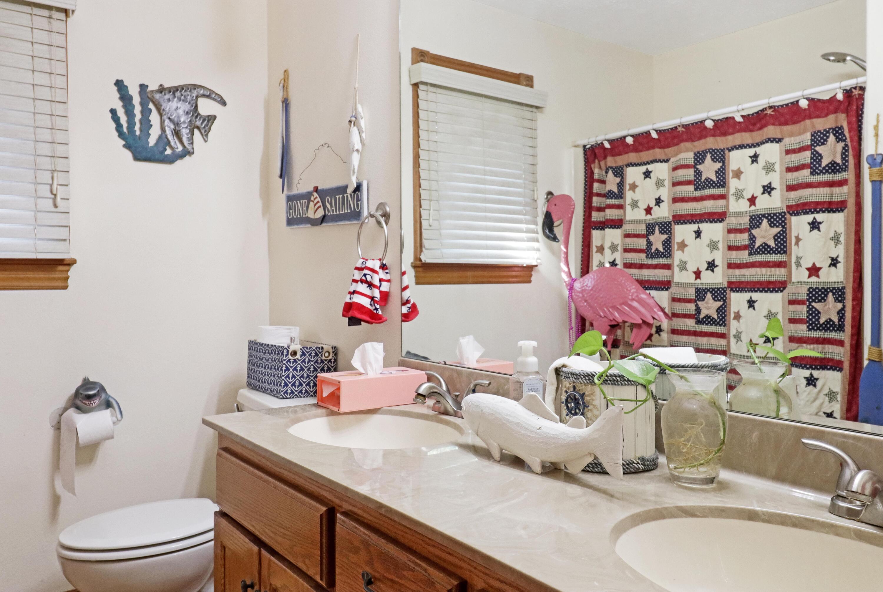 588 East Southernview Road Ozark, MO 65721 - Photo 23 of 37 Guest Bath 1