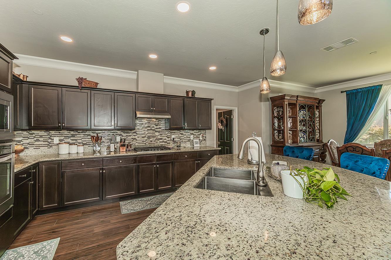 986 Encino Avenue Clovis, CA 93619 - Photo 15 of 51