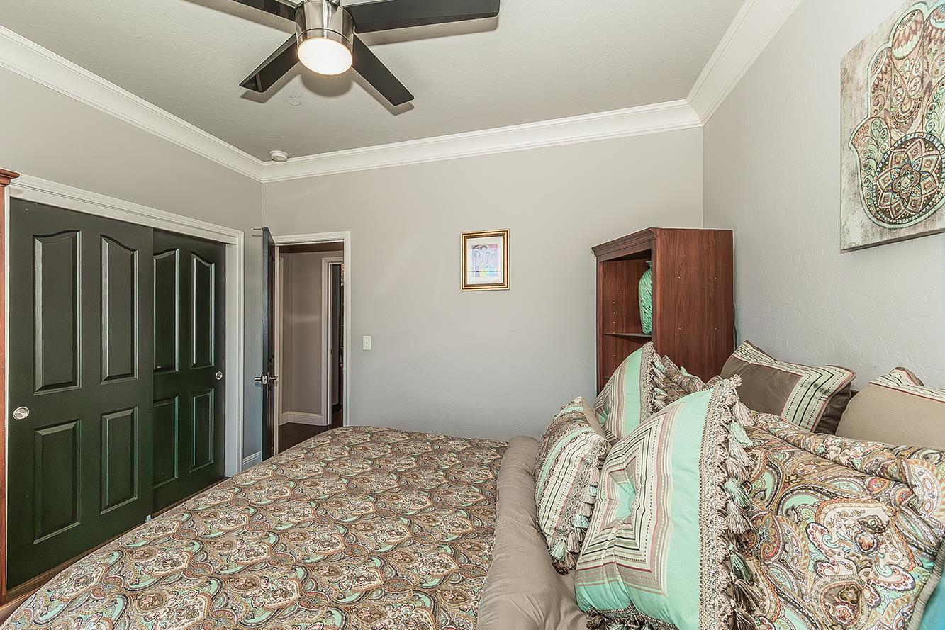 986 Encino Avenue Clovis, CA 93619 - Photo 37 of 51