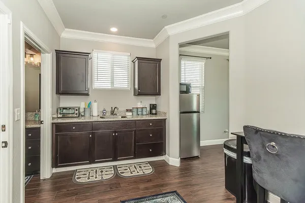 $699,000 | 986 Encino Avenue, Clovis, CA 93619
