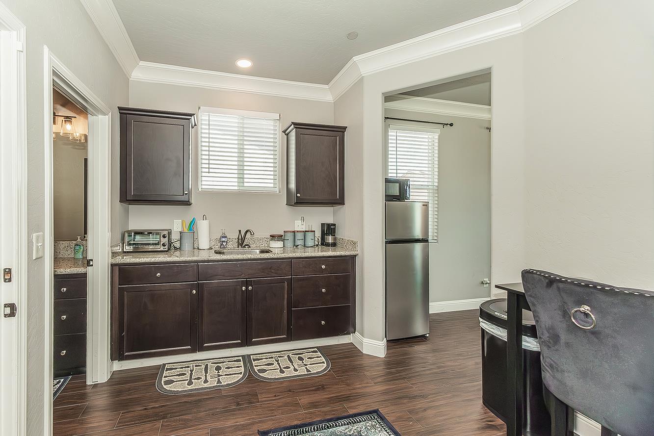 986 Encino Avenue Clovis, CA 93619 - Photo 39 of 51