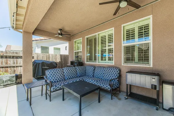 $699,000 | 986 Encino Avenue, Clovis, CA 93619