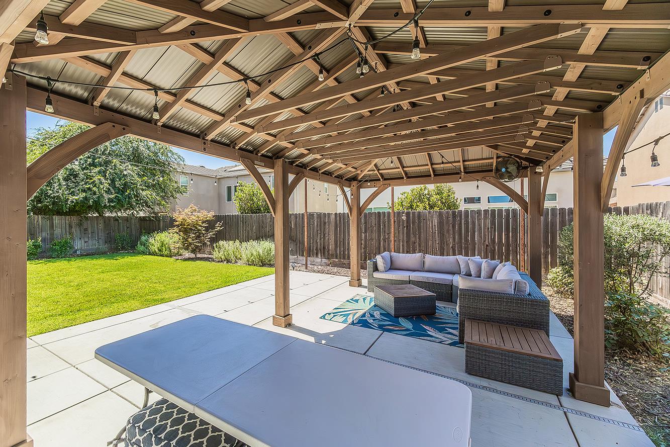 986 Encino Avenue Clovis, CA 93619 - Photo 48 of 51