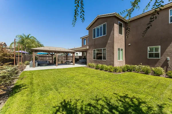 $699,000 | 986 Encino Avenue, Clovis, CA 93619