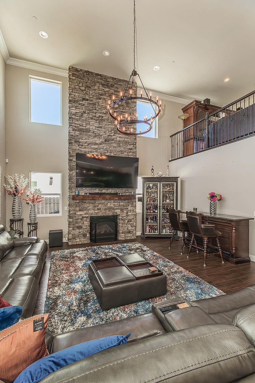 986 Encino Avenue Clovis, CA 93619 - Photo 6 of 51