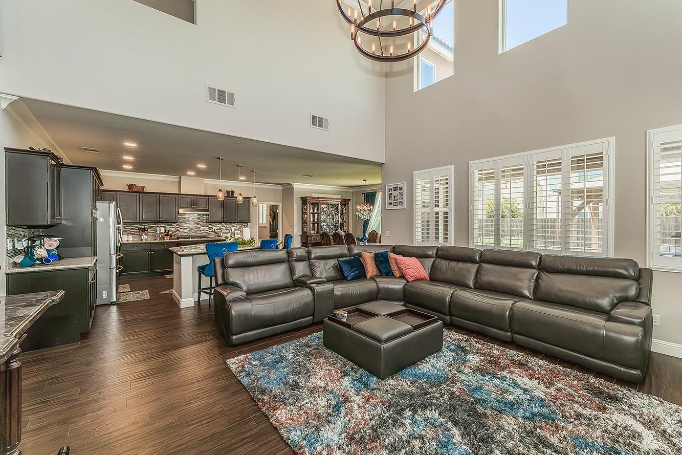 986 Encino Avenue Clovis, CA 93619 - Photo 9 of 51