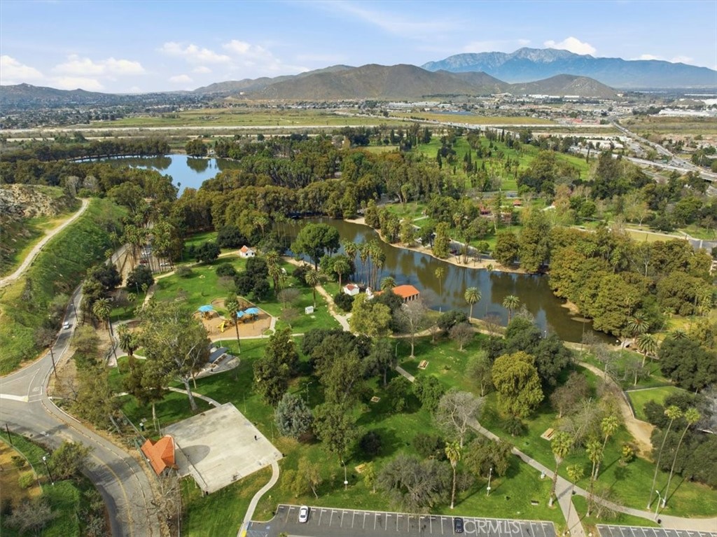 2715 Brockton Avenue Riverside, CA 92501 - Photo 11 of 67