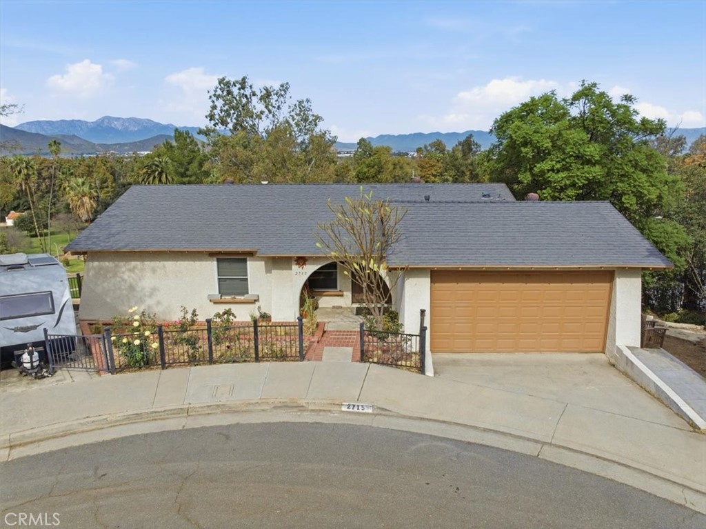 2715 Brockton Avenue Riverside, CA 92501 - Photo 2 of 67