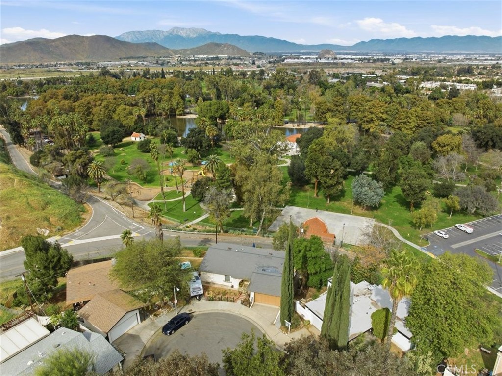 2715 Brockton Avenue Riverside, CA 92501 - Photo 4 of 67