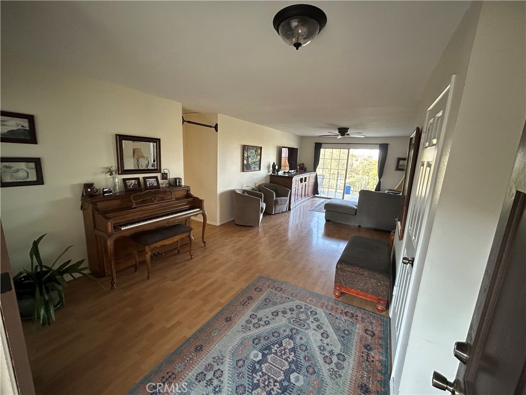 2715 Brockton Avenue Riverside, CA 92501 - Photo 5 of 33