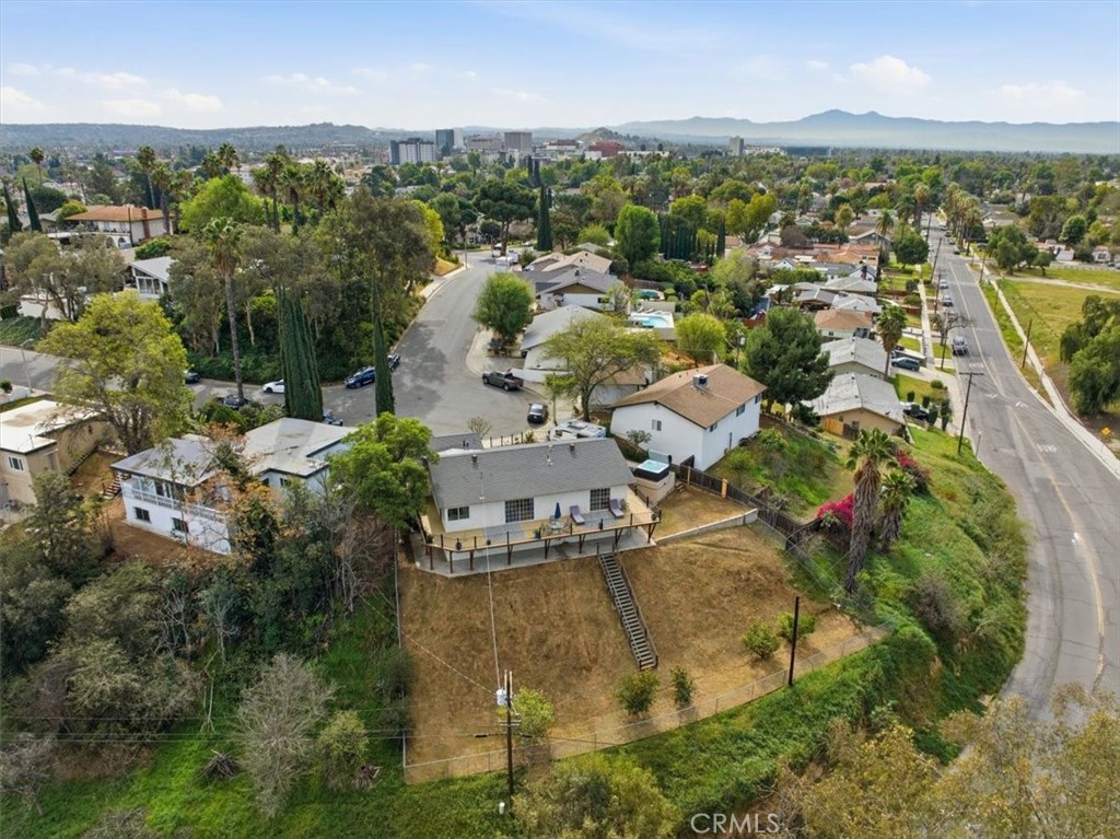 2715 Brockton Avenue Riverside, CA 92501 - Photo 10 of 67