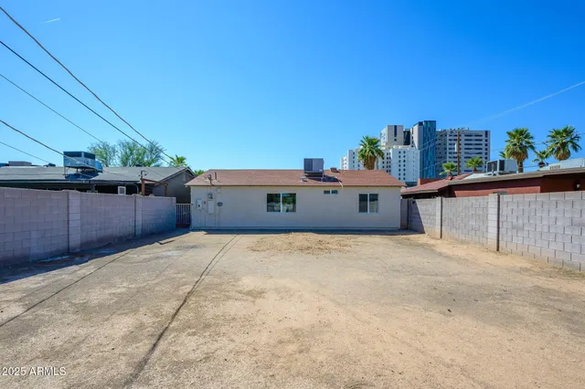 a house view with a outdoor space