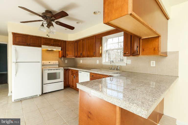4210 Piney Grove Road Glyndon, MD 21136 - Photo 14 of 30 Kitchen