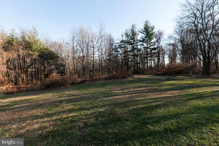 4210 Piney Grove Road Glyndon, MD 21136 - Photo 29 of 30 View of Rear Yard