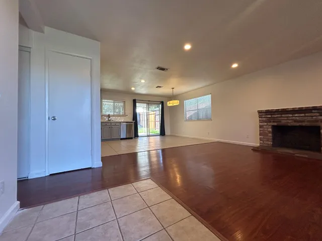 $2,550 | 329 Redwood Avenue, Tracy, CA 95376