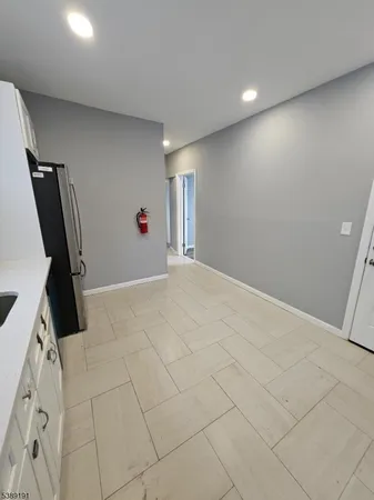 $2,100 | 228 West End Avenue, Newark, NJ 07106
