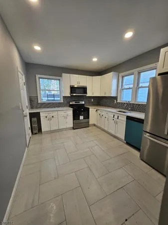 $2,100 | 228 West End Avenue, Newark, NJ 07106
