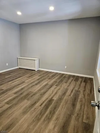 $2,100 | 228 West End Avenue, Newark, NJ 07106