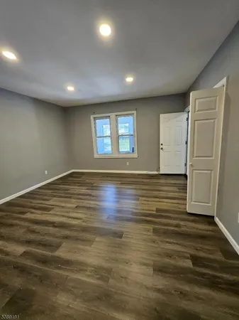 $2,100 | 228 West End Avenue, Newark, NJ 07106