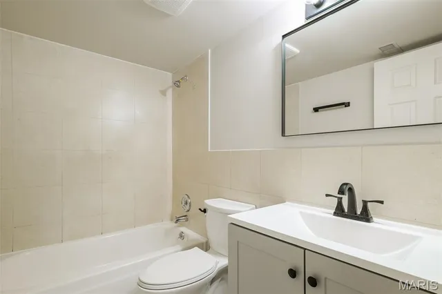 $2,650 | 28 Trade Winds Drive, St. Peters, MO 63376