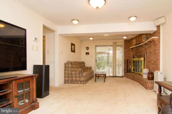 5336 Wendy Road Sykesville, MD 21784 - Photo 12 of 30 Family Room