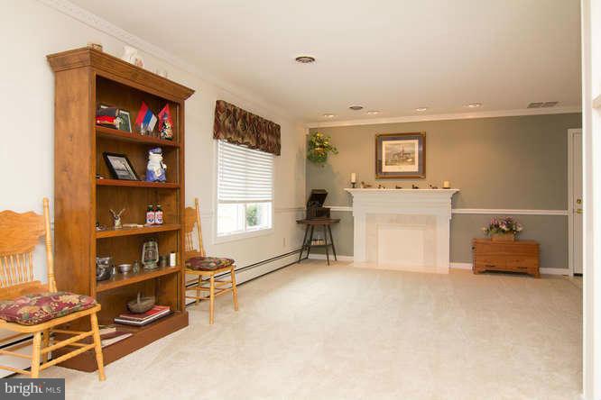 5336 Wendy Road Sykesville, MD 21784 - Photo 6 of 30 Living Room