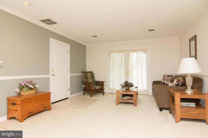 5336 Wendy Road Sykesville, MD 21784 - Photo 7 of 30 Living Room