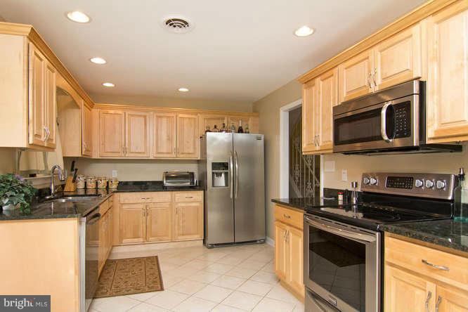 5336 Wendy Road Sykesville, MD 21784 - Photo 8 of 30 Kitchen