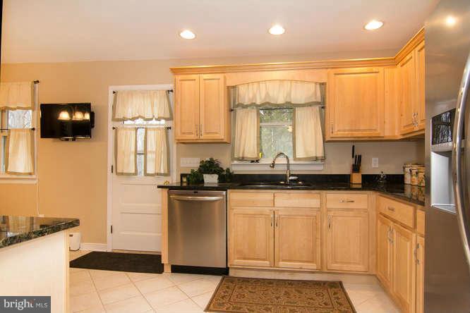 5336 Wendy Road Sykesville, MD 21784 - Photo 9 of 30 Kitchen
