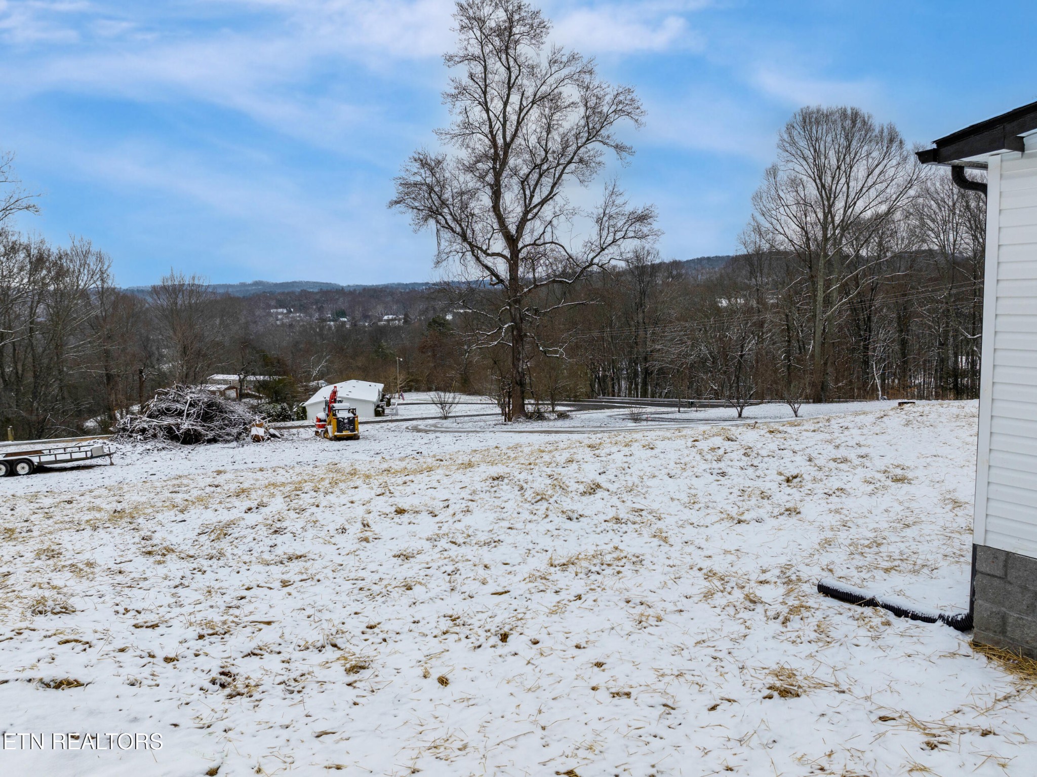 511 New Clear Branch Road Rocky Top, TN 37769 - Photo 7 of 30 Gallery Image 7
