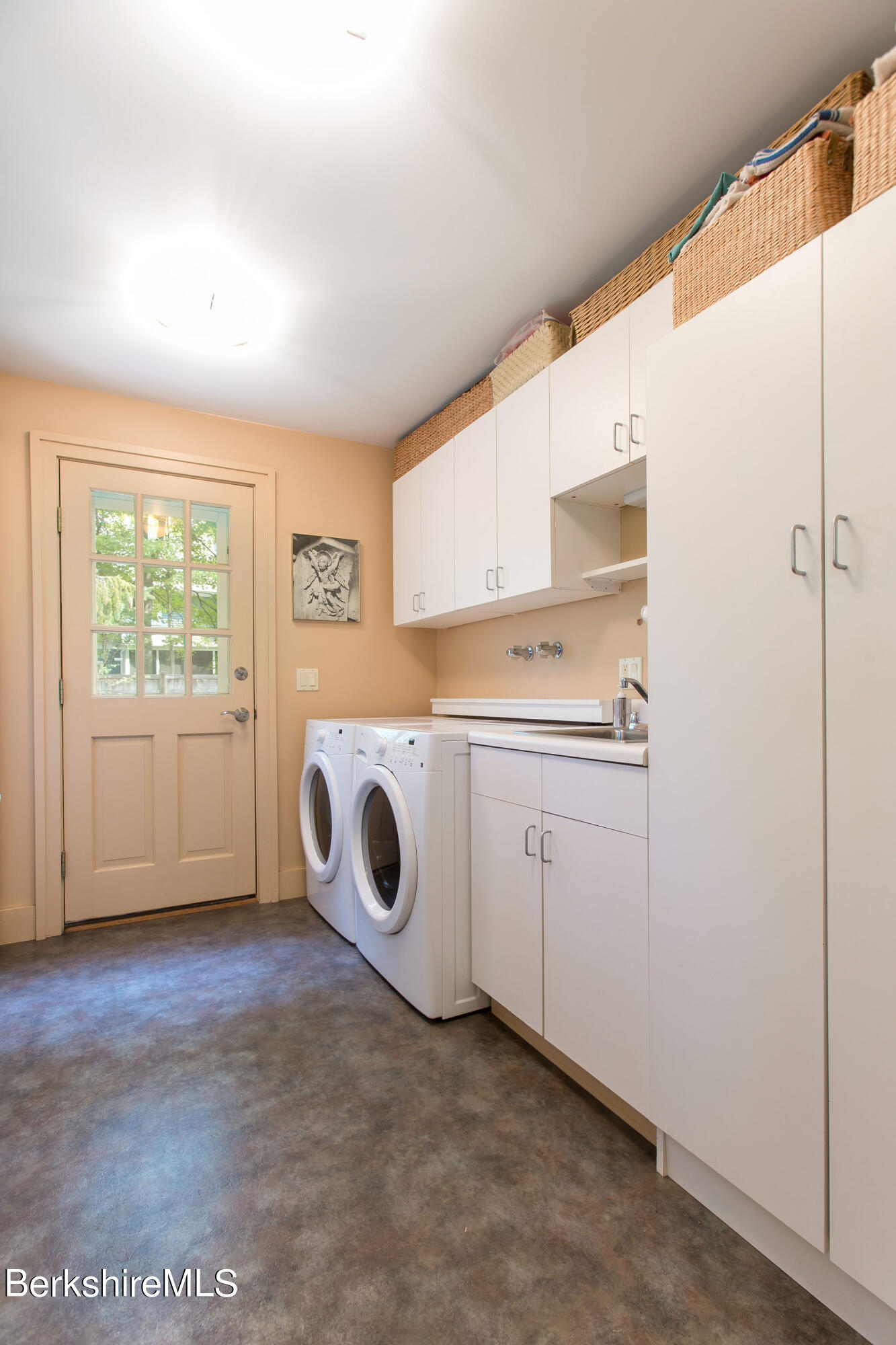 250 East Main Street Sheffield, MA 01222 - Photo 13 of 50 a utility room with dryer and washer