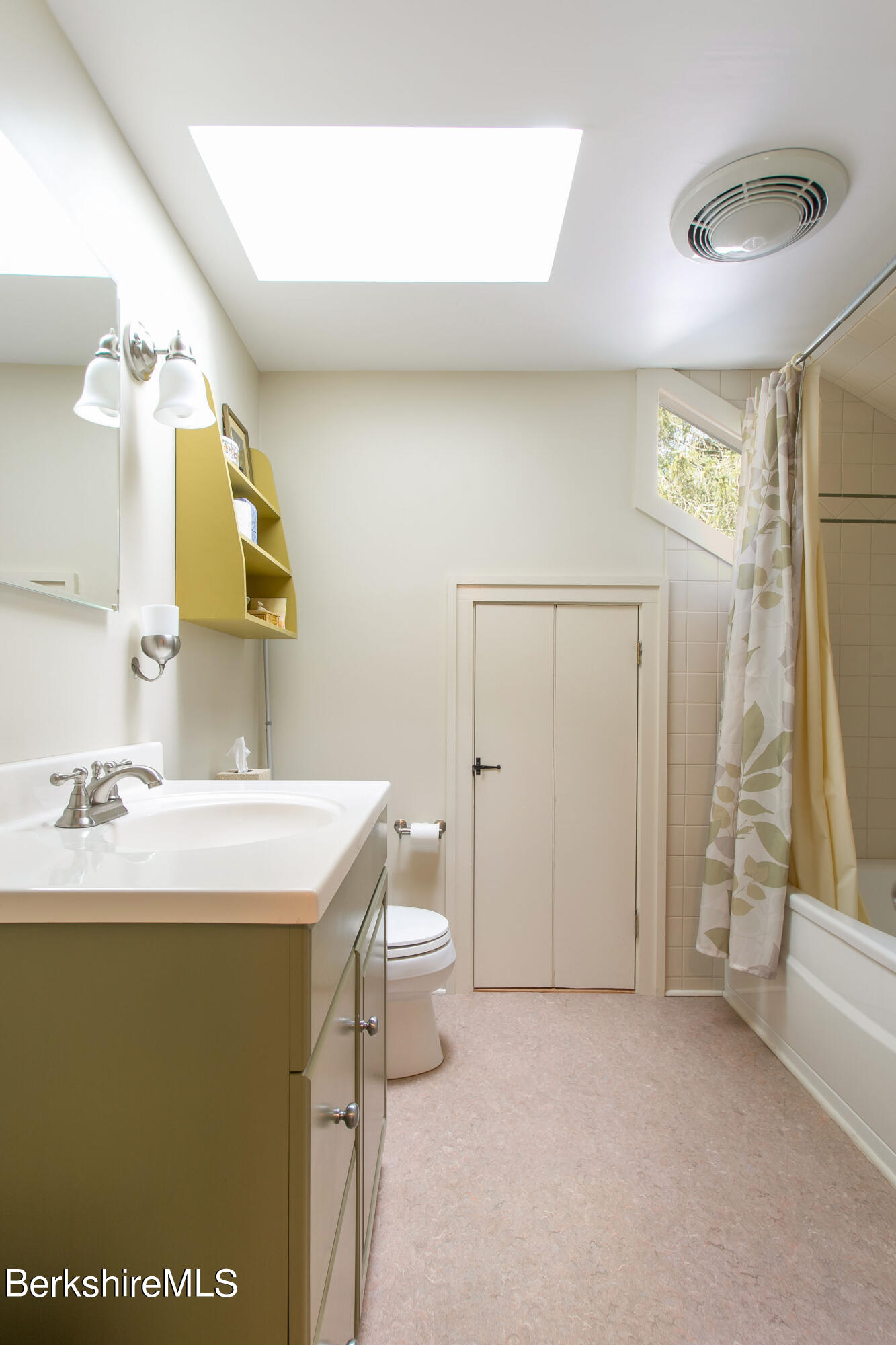 250 East Main Street Sheffield, MA 01222 - Photo 31 of 50 a bathroom with a sink and a mirror