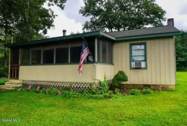 $2,500,000 | 14 Gunn Lane, Queensbury, NY 12804