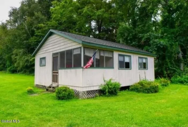 $2,500,000 | 14 Gunn Lane, Queensbury, NY 12804