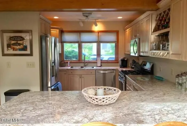 $2,500,000 | 14 Gunn Lane, Queensbury, NY 12804