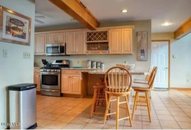 $2,500,000 | 14 Gunn Lane, Queensbury, NY 12804