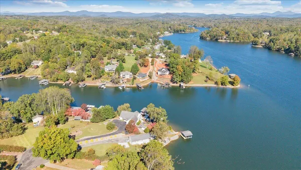 $889,000 | 3018 Northridge Road, Hardy, VA 24101