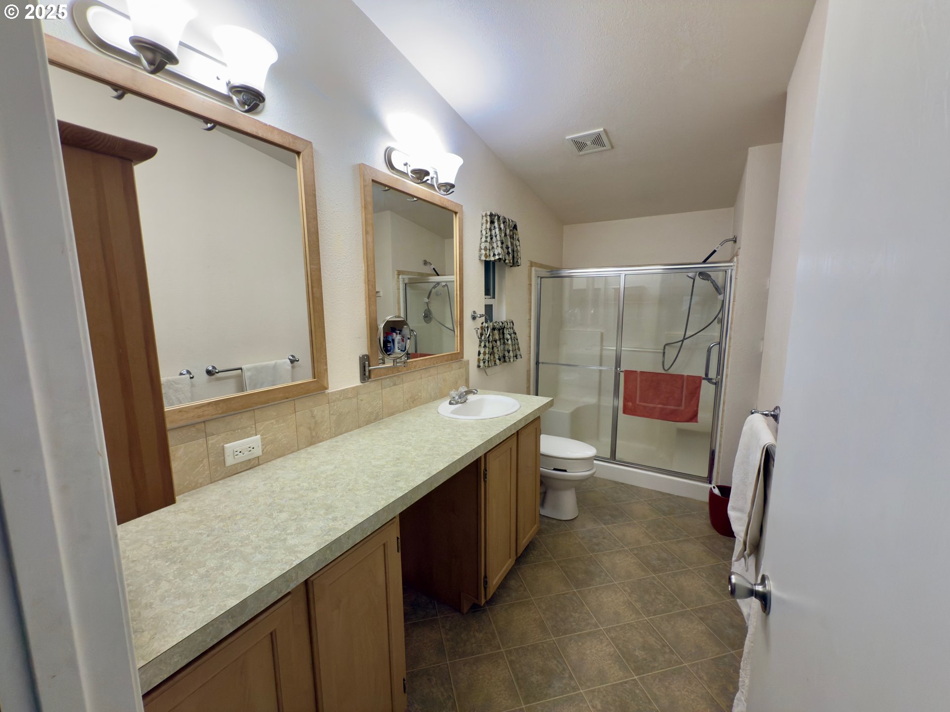 21191 East Country Club Road Brightwood, OR 97011 - Photo 30 of 44 Primary Bedroom