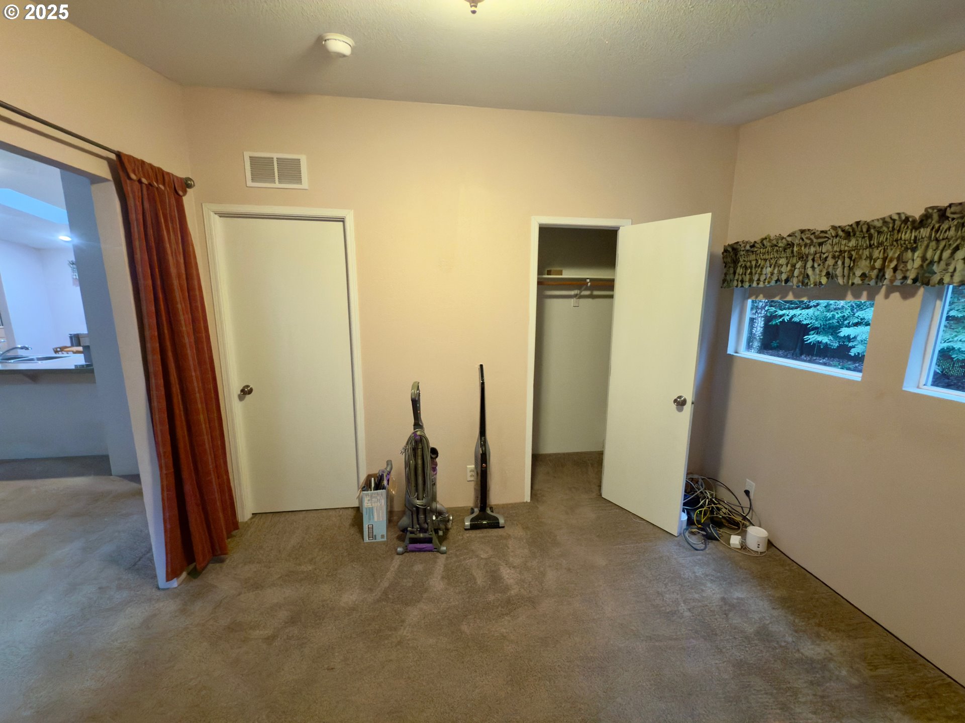 21191 East Country Club Road Brightwood, OR 97011 - Photo 36 of 44 Bedroom