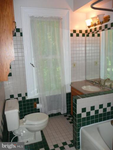 2799 Beechbank Road Silver Spring, MD 20910 - Photo 16 of 19 Bath #2