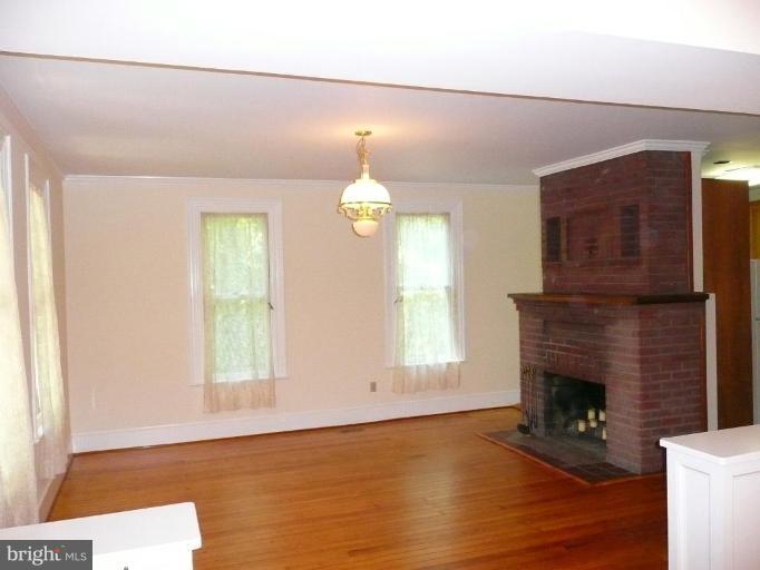 2799 Beechbank Road Silver Spring, MD 20910 - Photo 5 of 19 Family Room