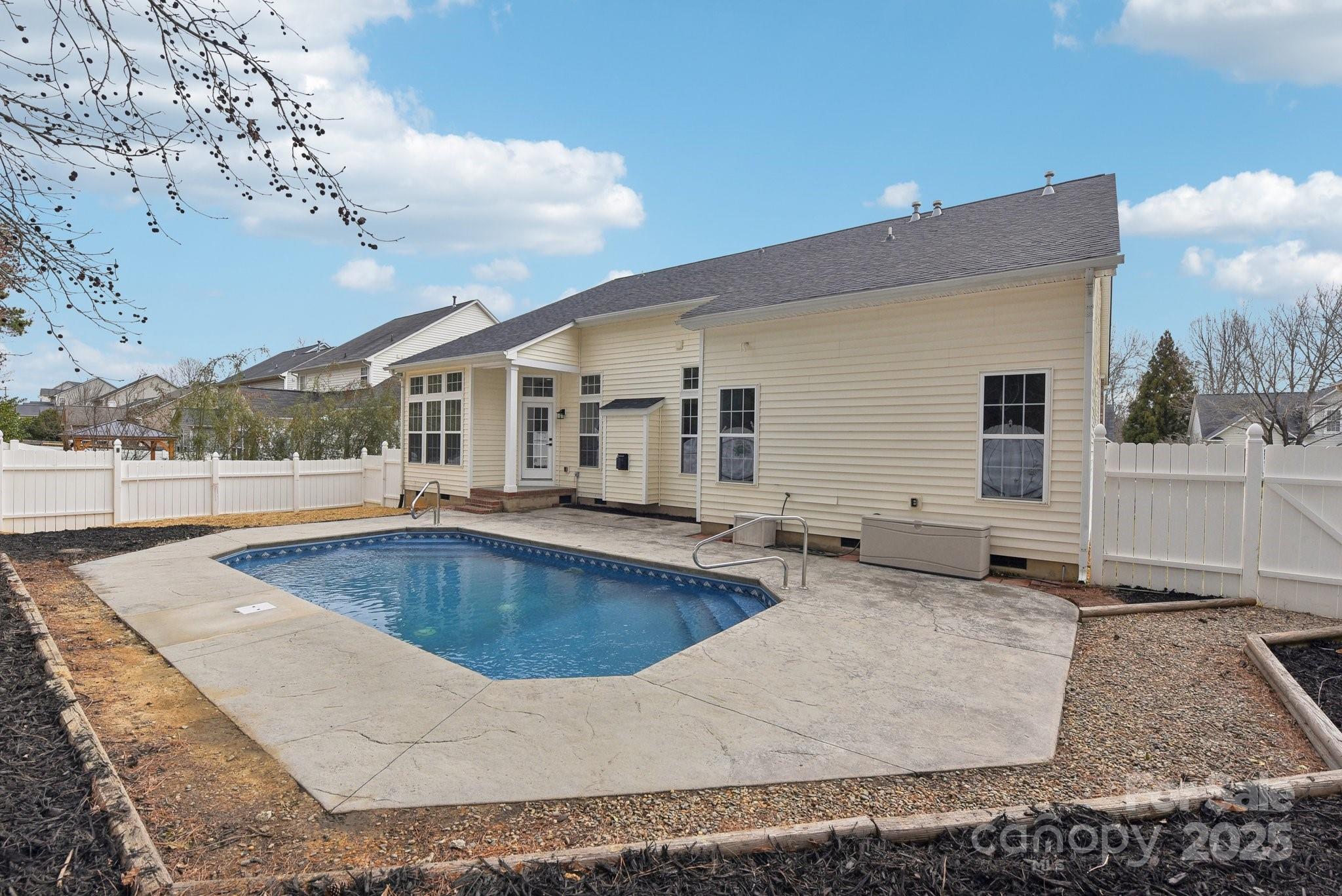 529 Veloce Trail Fort Mill, SC 29715 - Photo 6 of 40 a view of a house with swimming pool