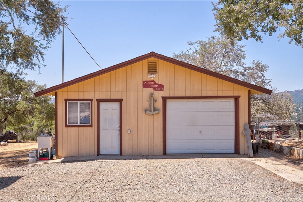 4870 Streeter Mountain Road Mariposa, CA 95338 - Photo 36 of 45 a view of backyard of garage