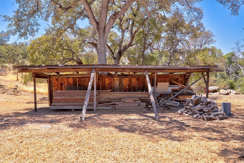 4870 Streeter Mountain Road Mariposa, CA 95338 - Photo 38 of 45 a view of outdoor space with seating area