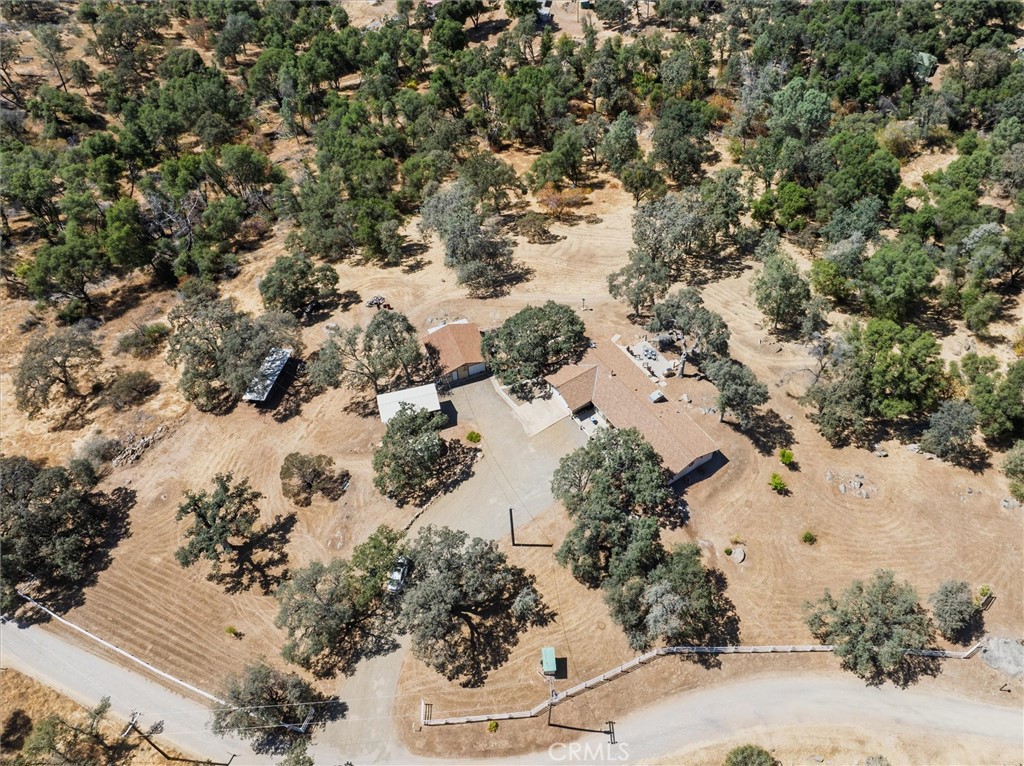 4870 Streeter Mountain Road Mariposa, CA 95338 - Photo 40 of 45 a view of top of a house with a yard