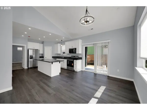 $599,000 | 2132 Willona Drive, Eugene, OR 97408