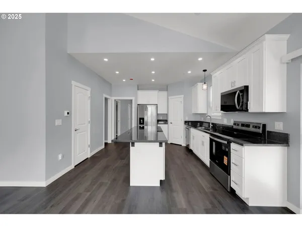 $599,000 | 2132 Willona Drive, Eugene, OR 97408