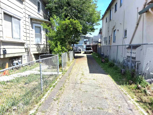 $675,000 | 3020 East 19th Street, Oakland, CA 94601