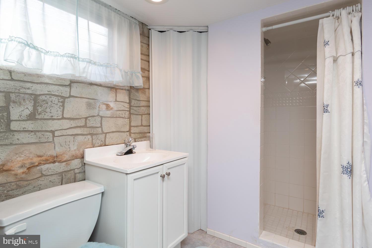 228 Foxcroft Road Broomall, PA 19008 - Photo 29 of 38 Gallery Image 29