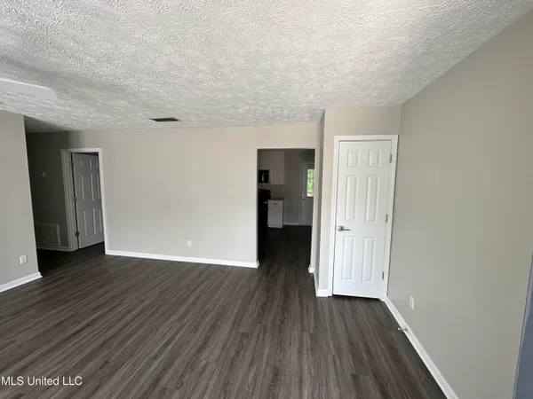 $1,500 | 300 Carver Drive, Starkville, MS 39759